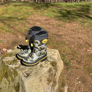 Western Chief Black and Yellow Kids Boots